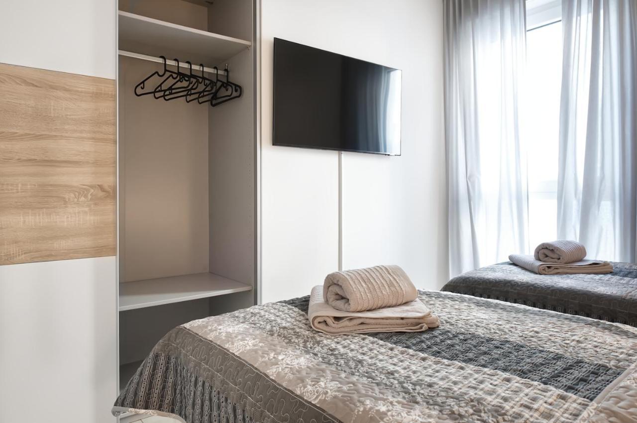 Modern Wohnen I Smart Tv I Terrasse I 2X Parkplatz I 2 Schlafzimmer I 6 Schlafplaetze Bad Oeynhausen Exteriér fotografie