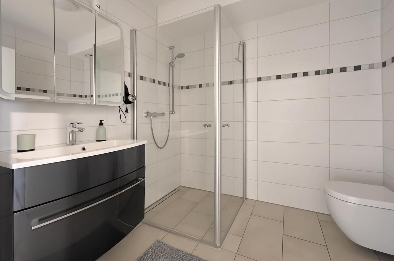 Modern Wohnen I Smart Tv I Terrasse I 2X Parkplatz I 2 Schlafzimmer I 6 Schlafplaetze Bad Oeynhausen Exteriér fotografie