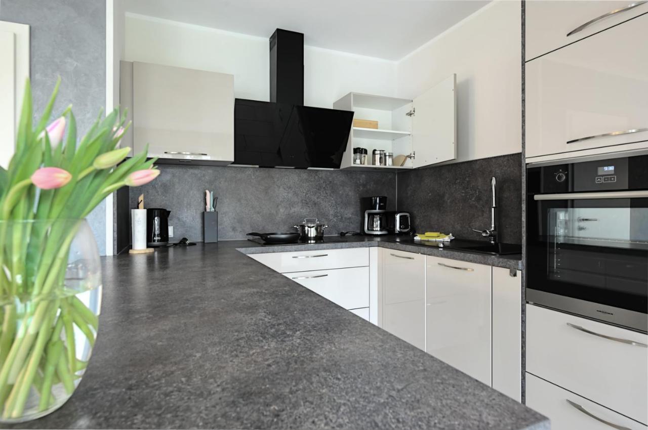 Modern Wohnen I Smart Tv I Terrasse I 2X Parkplatz I 2 Schlafzimmer I 6 Schlafplaetze Bad Oeynhausen Exteriér fotografie